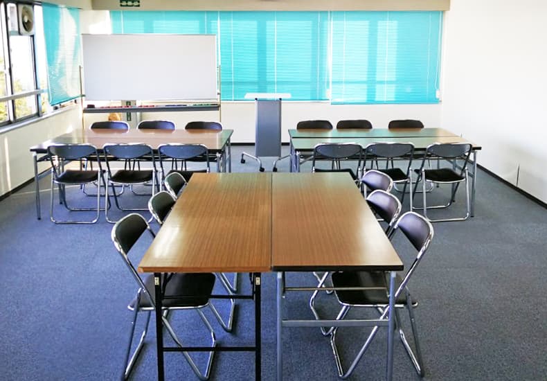 毎日新聞わせだ会議室